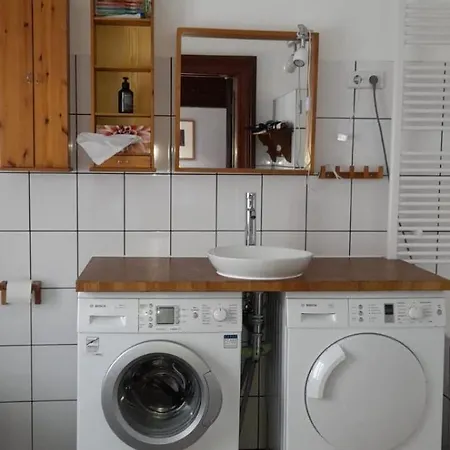 Lejlighed Huebscher Wohnen-geraeumige Im Gutshaus Nahe Saale Und Elbe *