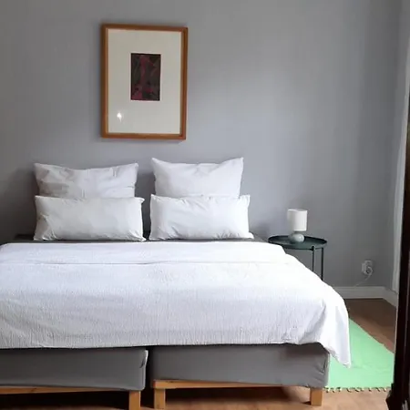 Huebscher Wohnen-geraeumige Im Gutshaus Nahe Saale Und Elbe Appartement Calbe