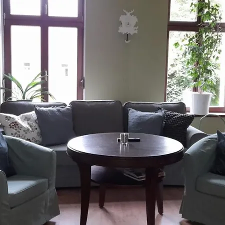 Huebscher Wohnen-geraeumige Im Gutshaus Nahe Saale Und Elbe *