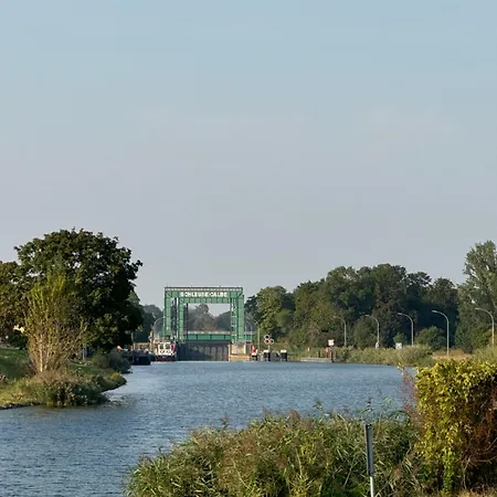 Appartement Huebscher Wohnen-geraeumige Im Gutshaus Nahe Saale Und Elbe *
