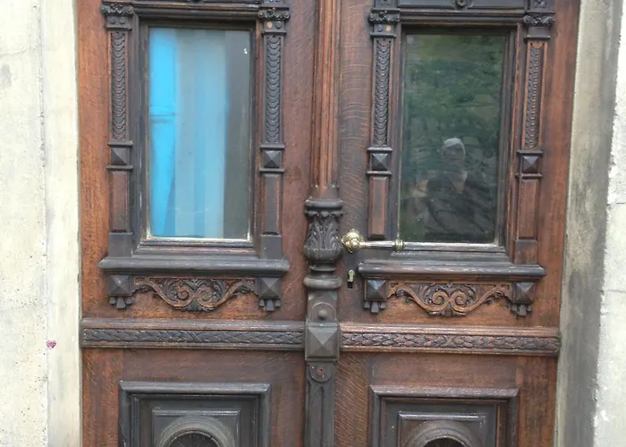 Lägenhet Huebscher Wohnen-geraeumige Im Gutshaus Nahe Saale Und Elbe *