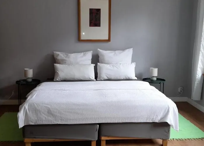 Huebscher Wohnen-geraeumige Im Gutshaus Nahe Saale Und Elbe Lägenhet Calbe