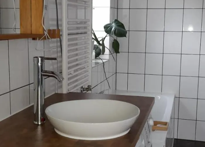 Huebscher Wohnen-geraeumige Im Gutshaus Nahe Saale Und Elbe Lägenhet