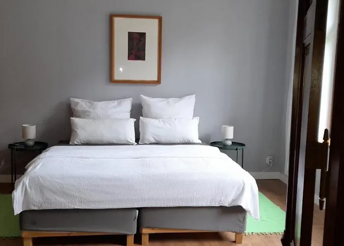 Huebscher Wohnen-geraeumige Im Gutshaus Nahe Saale Und Elbe Lägenhet Calbe