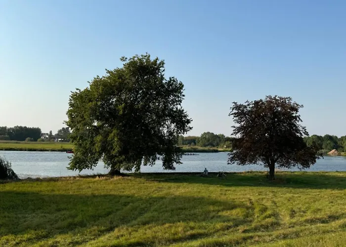 Huebscher Wohnen-geraeumige Im Gutshaus Nahe Saale Und Elbe Lägenhet