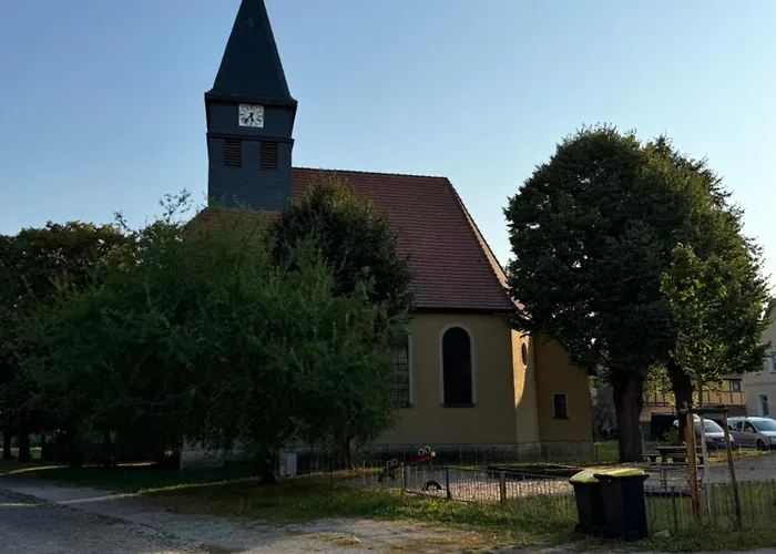 Huebscher Wohnen-geraeumige Im Gutshaus Nahe Saale Und Elbe * Calbe
