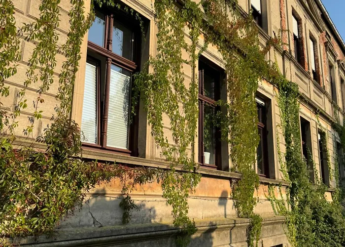 Lägenhet Huebscher Wohnen-geraeumige Im Gutshaus Nahe Saale Und Elbe